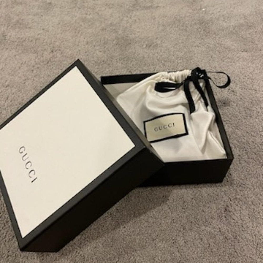 Classic Silver GG Gucci Belt - Picture 1 of 3